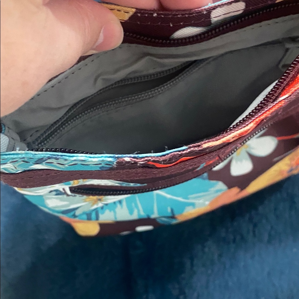 DAKINE Jive Crossbody Bag - Women's. NWOT - Picture 3 of 9
